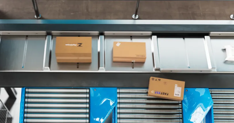 Autonomous Conveyor Belt Sorting Mechanism with Artificial Intelligence Capabilities Handling, Sorting and Preparing Parcels for Delivery to Online Clients in a Modern Logistics Warehouse Autonomous Conveyor Belt Sorting Mechanism with Artificial Intelligence Capabilities Handling, Sorting and Preparing Parcels for Delivery to Online Clients in a Modern Logistics Warehouse